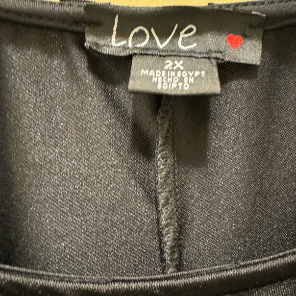 ***Pre-Loved*** Black Peplum Short Sleeve Shirt Size 2X - Picture 2 of 3